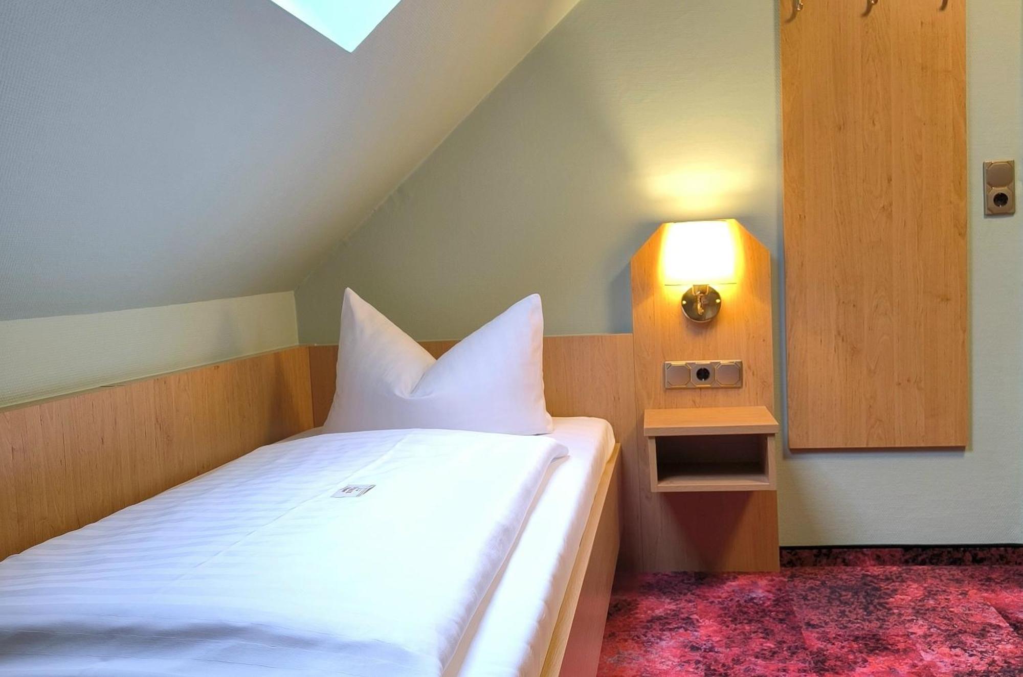 Hotel Burgas Stassfurt Εξωτερικό φωτογραφία