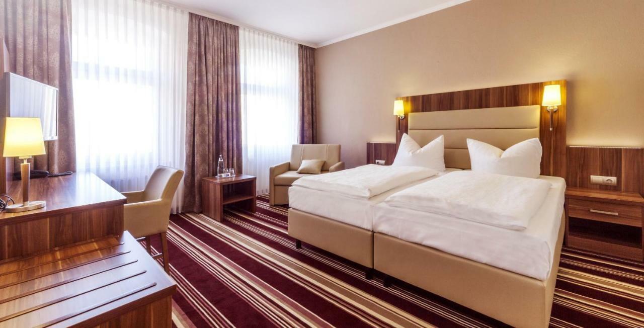 Hotel Burgas Stassfurt Εξωτερικό φωτογραφία