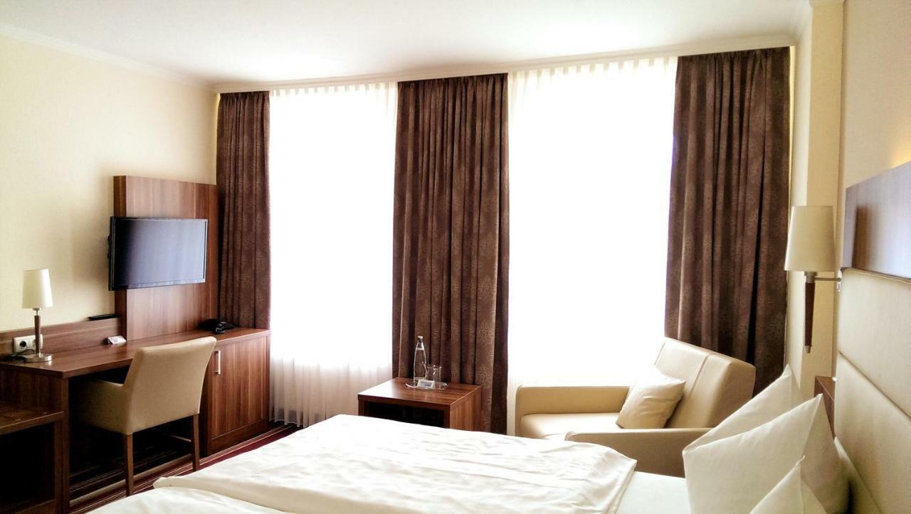 Hotel Burgas Stassfurt Εξωτερικό φωτογραφία